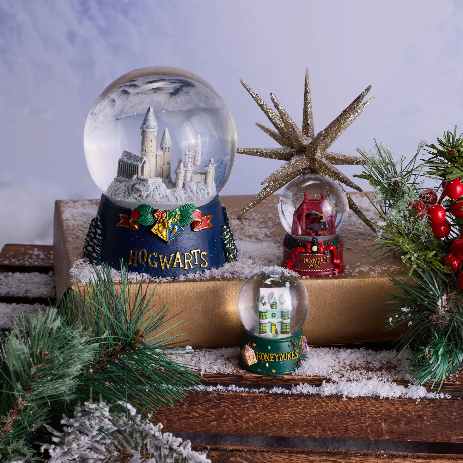 Honeydukes Christmas Mini Snow Globe - Image 3